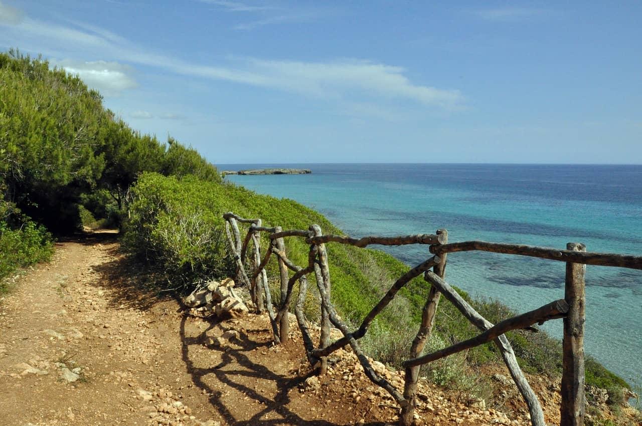 Trek à Minorque en solo : le littoral et ses plus beaux sentiers de randonnée