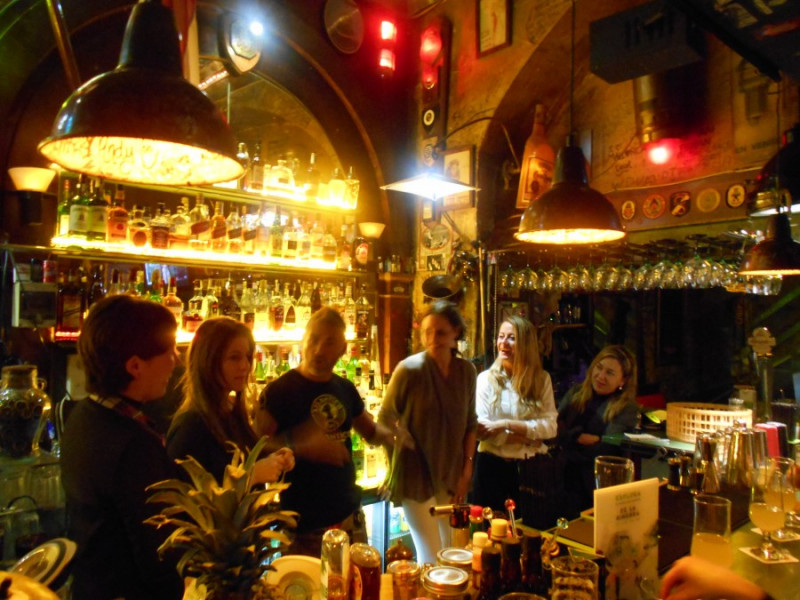 Atelier Cocktail dans un bar ou au restaurant dans lequel vous dinerez