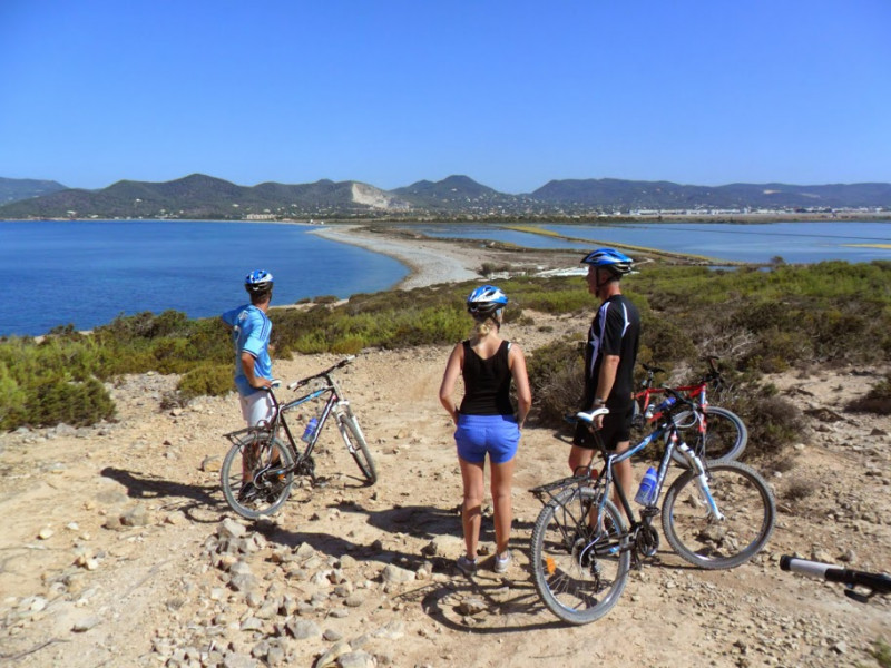 Excursion à vélo dans le Parc Naturel de Ses Salines d'Ibiza (2H30)