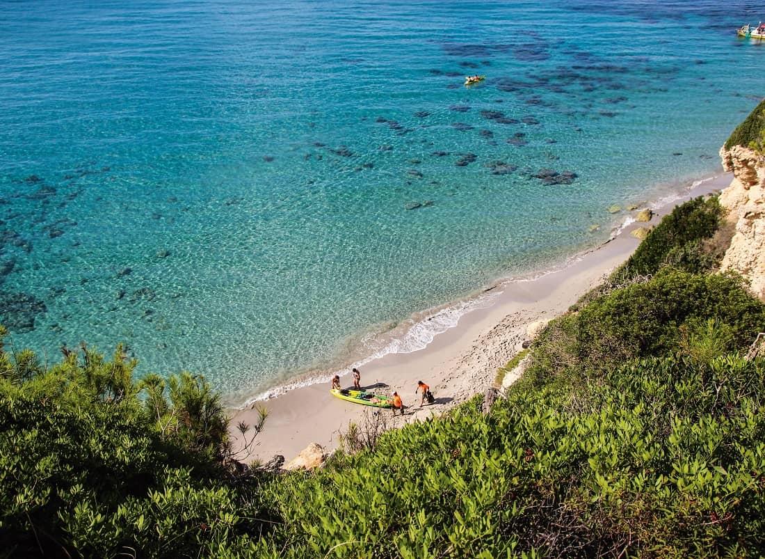 Kayak à Minorque : le littoral sud et les plus belles criques avec nuits en bivouac