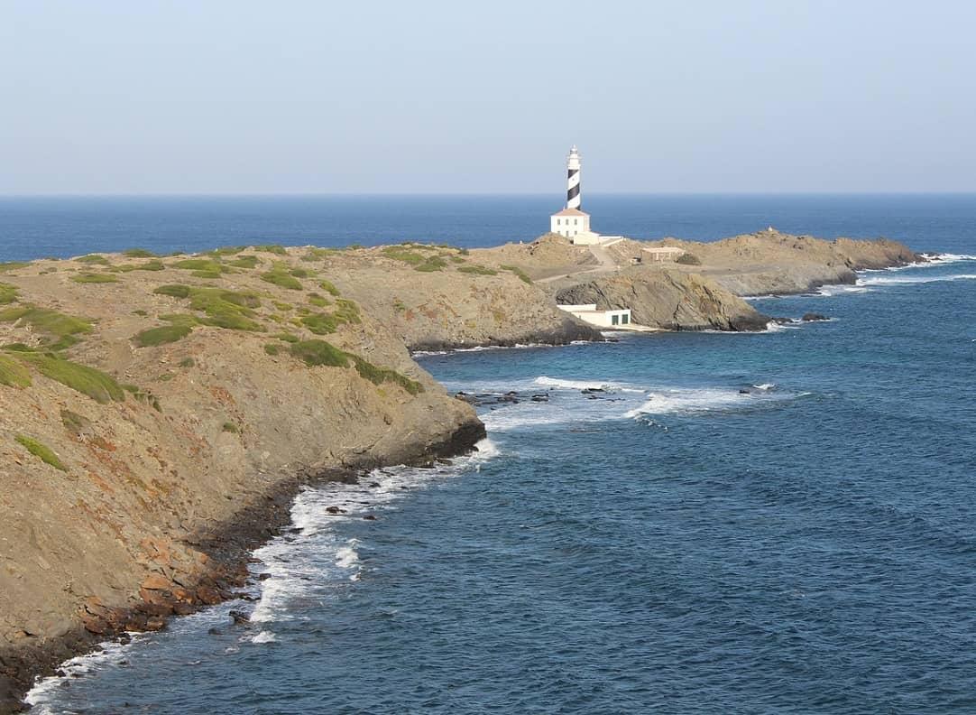 Circuit intense en VTT à Minorque : le tour de l'île en vélo le long de la côte